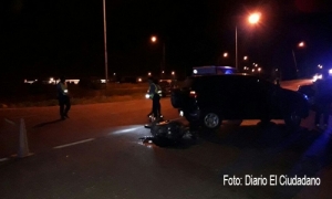 Mueren dos motociclistas al chocar con un auto en Ybarlucea