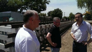 Javkin recorrió los avances de las obras del Apeadero Sur