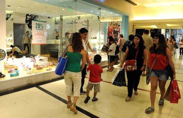Las ventas aumentaron en septiembre 7,6% en los supermercados y 17% en los shoppings