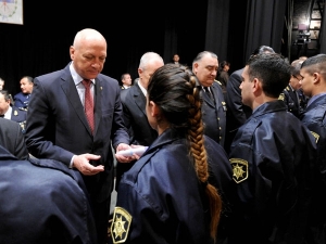Bonfatti participó en Rosario del acto de egreso de 330 policías