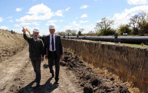 “Mientras esperamos la no objeción para tomar el crédito kuwaití, el acueducto de Reconquista avanza con fondos propios”