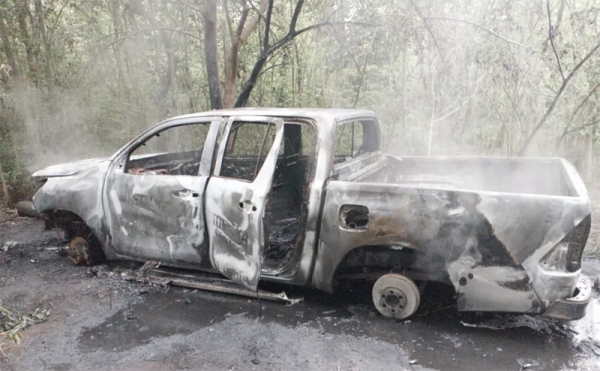 Hallaron una camioneta incinerada en el monte de Celulosa