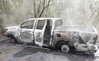 Hallaron una camioneta incinerada en el monte de Celulosa