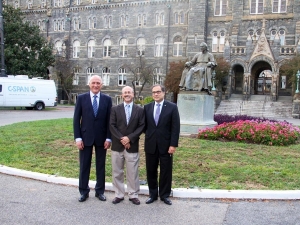 El gobernador visitó la Universidad de Georgetown en Washington  