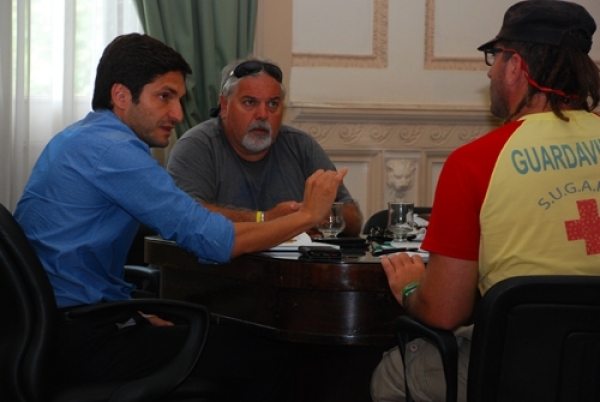 Pullaro se reunió con guardavidas de Rosario