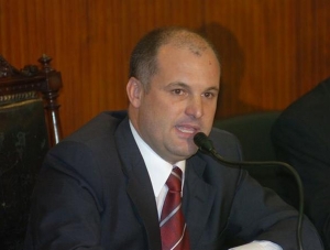 "Nunca nombraría un familiar en planta permanente" 