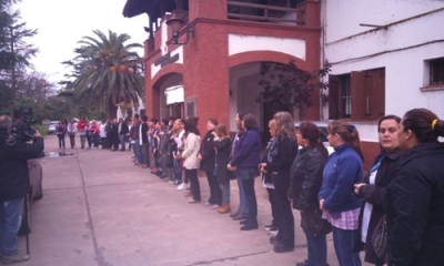 Abrazo solidario en el Hogar Escuela de Baigorria contra la intervención del Ministerio
