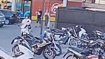 Robaron una moto en segundos en el estacionamiento del shopping