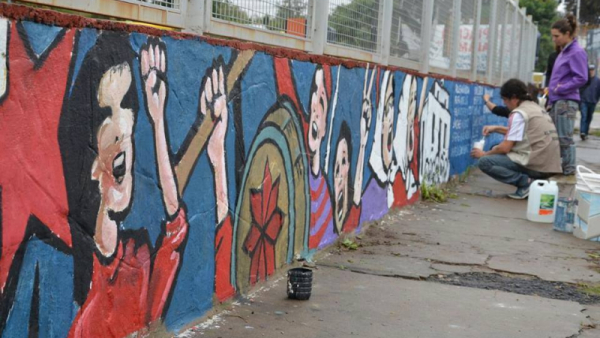 Juntan fondos para restaurar el mural en homenaje a las víctimas de la Calamita