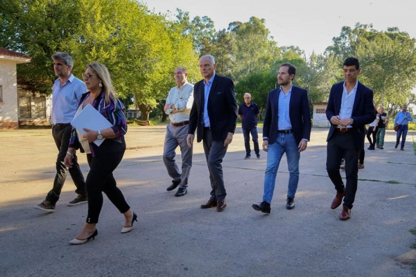 Maglia visitó, con funcionarios nacionales y provinciales, donde se levantará el nuevo efecto modular