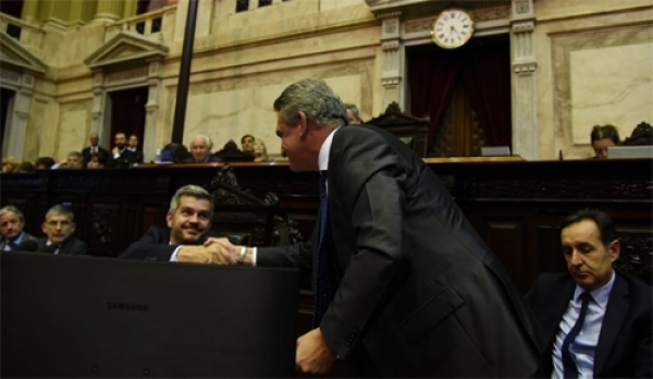 Rossi le entregó una carta a Peña para que rehagan el Presupuesto: