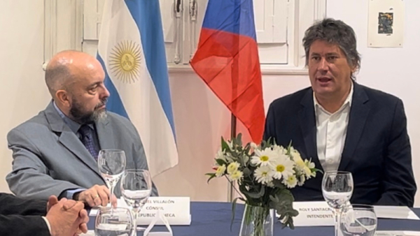 Funes con agenda internacional
