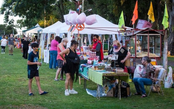 Continúa la Feria de Artesanos en el Parque de Acceso Sur