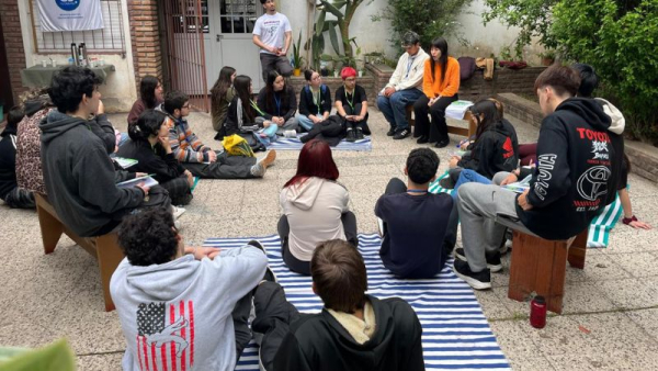 Jóvenes de Baigorria participaron del laboratorio de poesía “Un futuro inquietante”