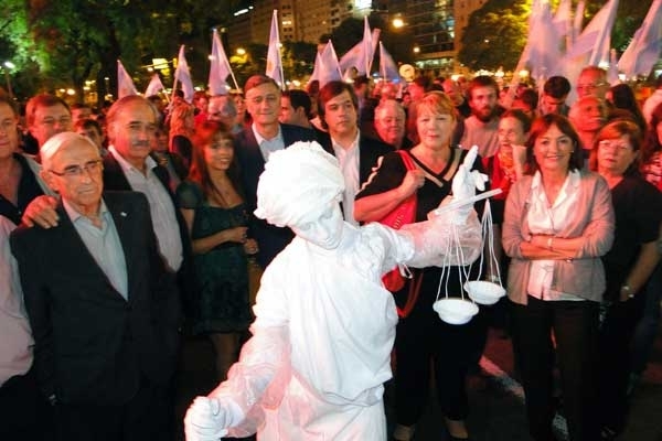 “La protesta en las calles tiene que traducirse en una propuesta en las urnas”