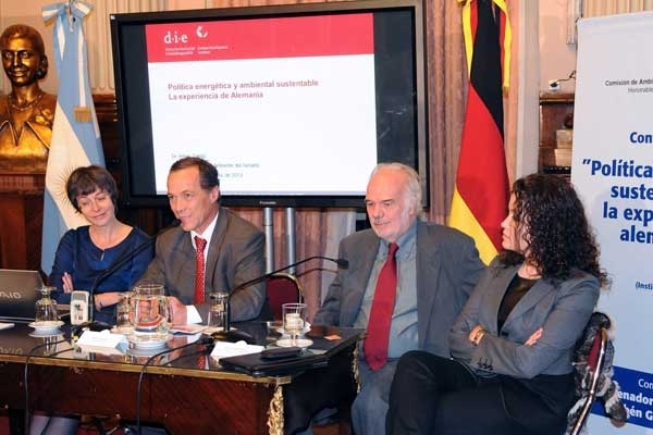 "El futuro está en las energías sustentables" 