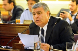 Diputado Acuña insiste para que el Gobierno suspenda el aumento en las tarifas de agua