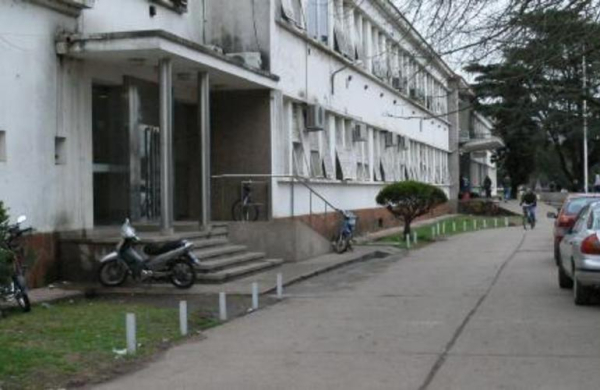 Un joven ingresó al hospital con un disparo en el rostro