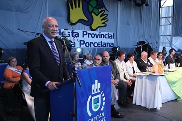 Capitán Bermúdez celebró la Fiesta de la Porcelana 