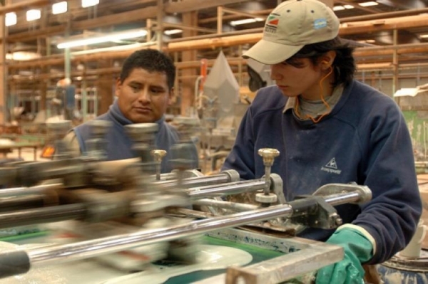 La pobreza entre trabajadores creció más del 7% en un año y ya son 4.530.000 personas
