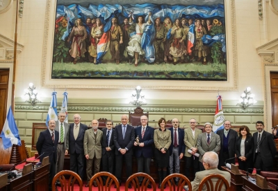 Diputados entregó distinciones a los nuevos miembros de la Academia de Ciencias Médicas de la provincia