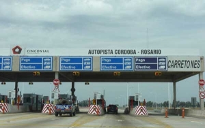 Siguen barreras levantadas en Autopistas de Rosario a Bs As y Córdoba y otras rutas nacionales
