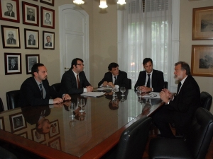 Bielsa: &quot;Hay que cooperar, pero nunca para ocultar delitos donde hay manos manchadas de sangre&quot; 