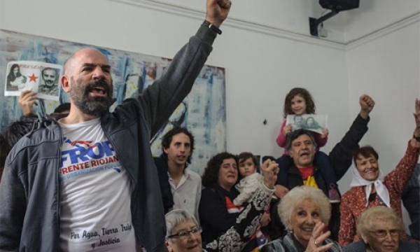 “Hay una familia que tiene 40 años de amor para darle” al nieto 121