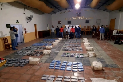 Decomisaron 382 kilos de cocaína en Ybarlucea