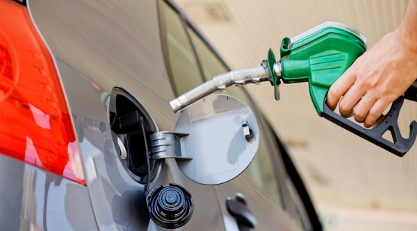 El Gobierno modificó el congelamiento de los combustibles