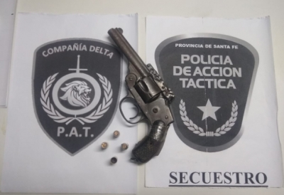 Tres individuos fueron detenidos por portación de armas