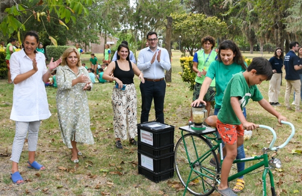 Se capacitó en educación ambiental y alimentación saludable a niños y adultos mayores
