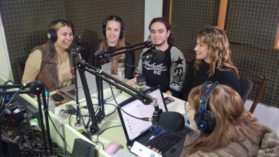 Estudiantes de Locución del ISET 18 realizaron prácticas profesionales en vivo en Recuerdos FM 91.1