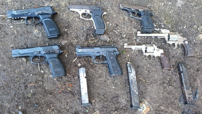 Capturan a un hombre con siete armas de fuego en San Miguel