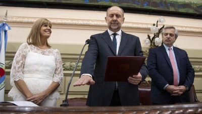 En su asunción, Perotti se comprometió a “armonizar la relación con la Nación”