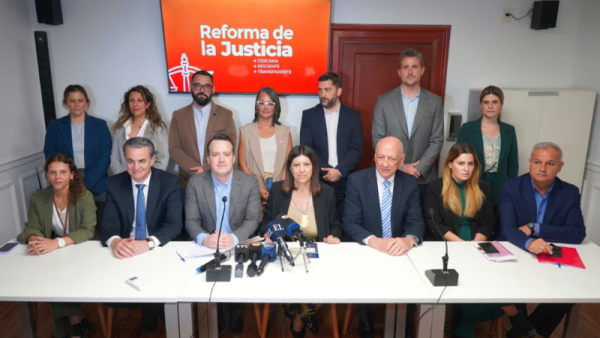 El socialismo impulsa reforma de la justicia que incluye cambios en la corte