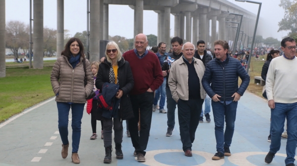 Lifschitz recorrió el nuevo Parque de la Cabecera, entre Rosario y Granadero Baigorria